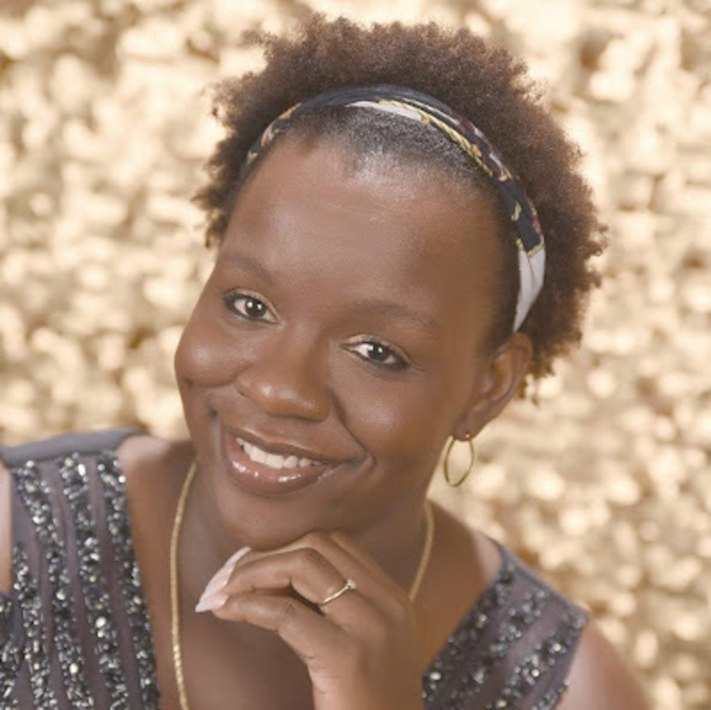 Meet your Posher, Adria